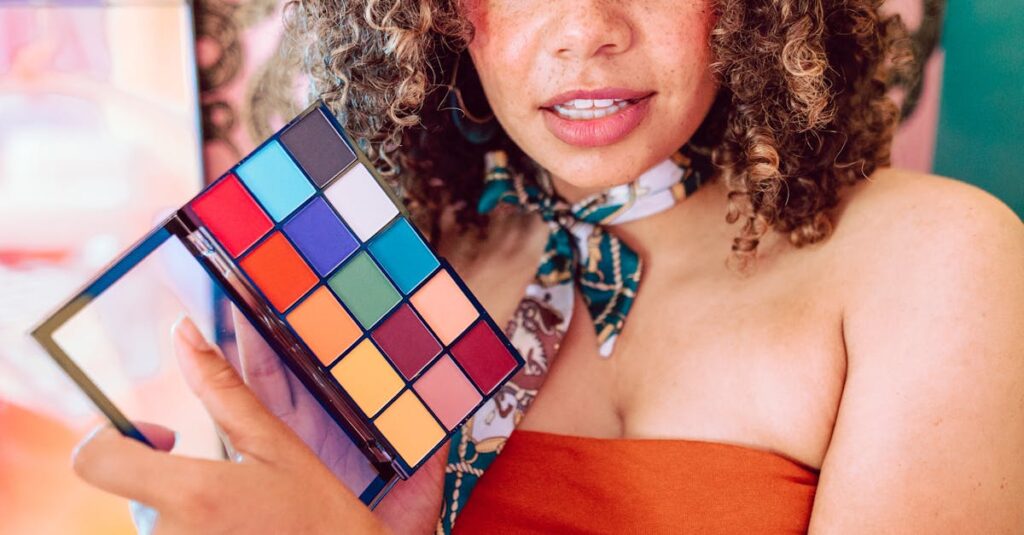 Microinfluenciador criando conteúdo para o TikTok em 2025