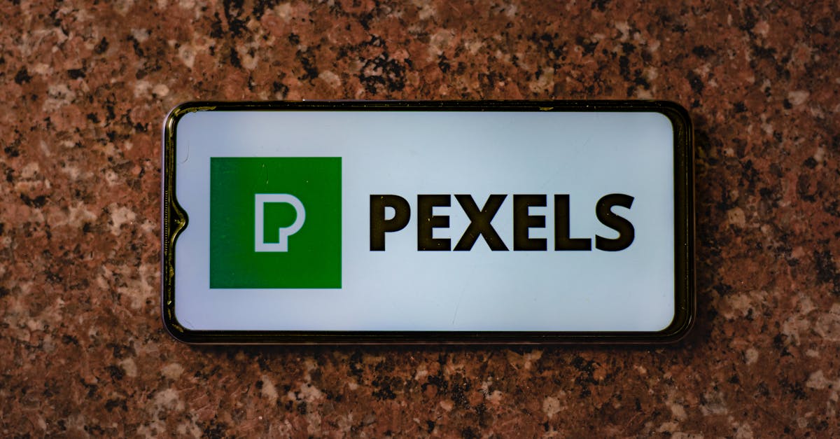 Tela de computador mostrando ferramentas gratuitas para redes sociais