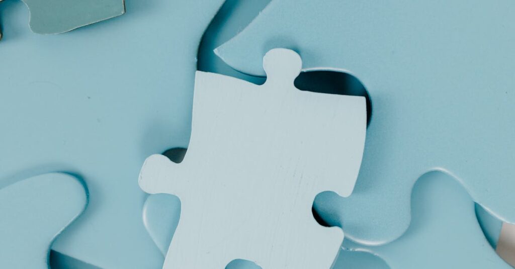 Pessoa interagindo com conteúdo no Instagram pelo celular