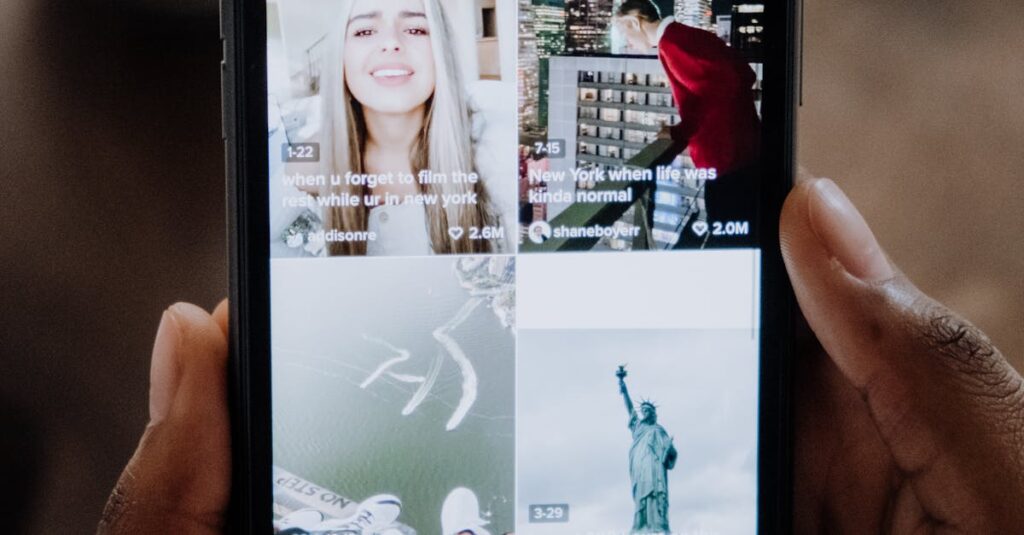 Pessoa interagindo com ícones de redes sociais e elementos psicológicos digitais