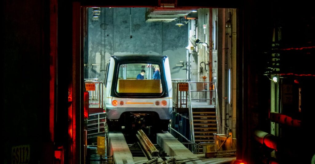 Tela de celular mostrando aplicativo do Instagram com ícones de automação